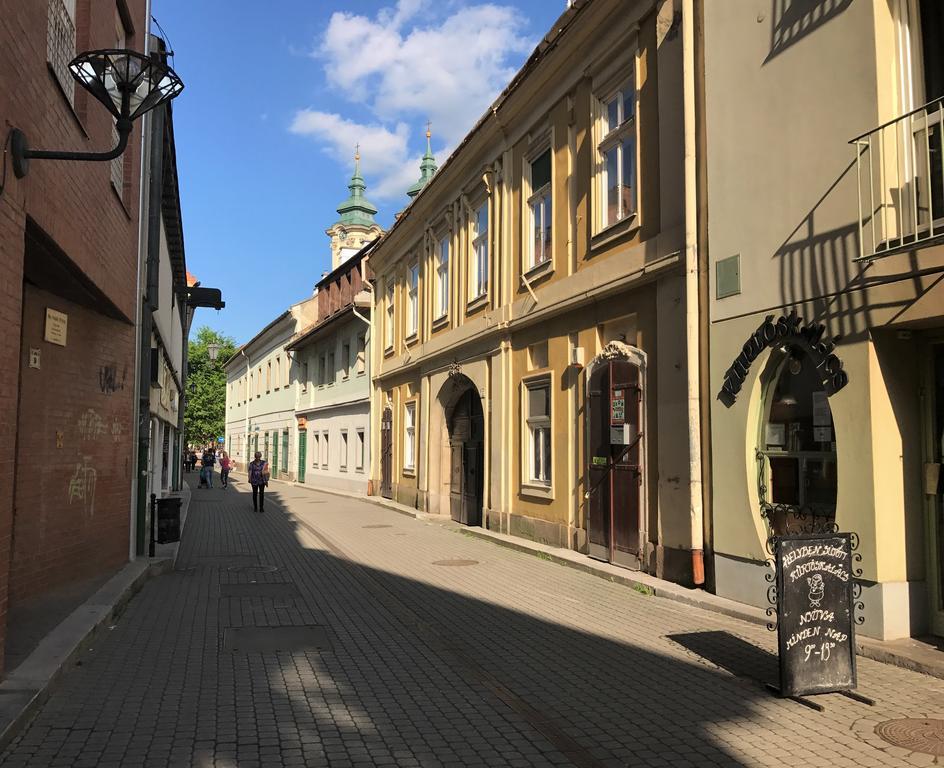Melody Apartman Eger Exteriör bild
