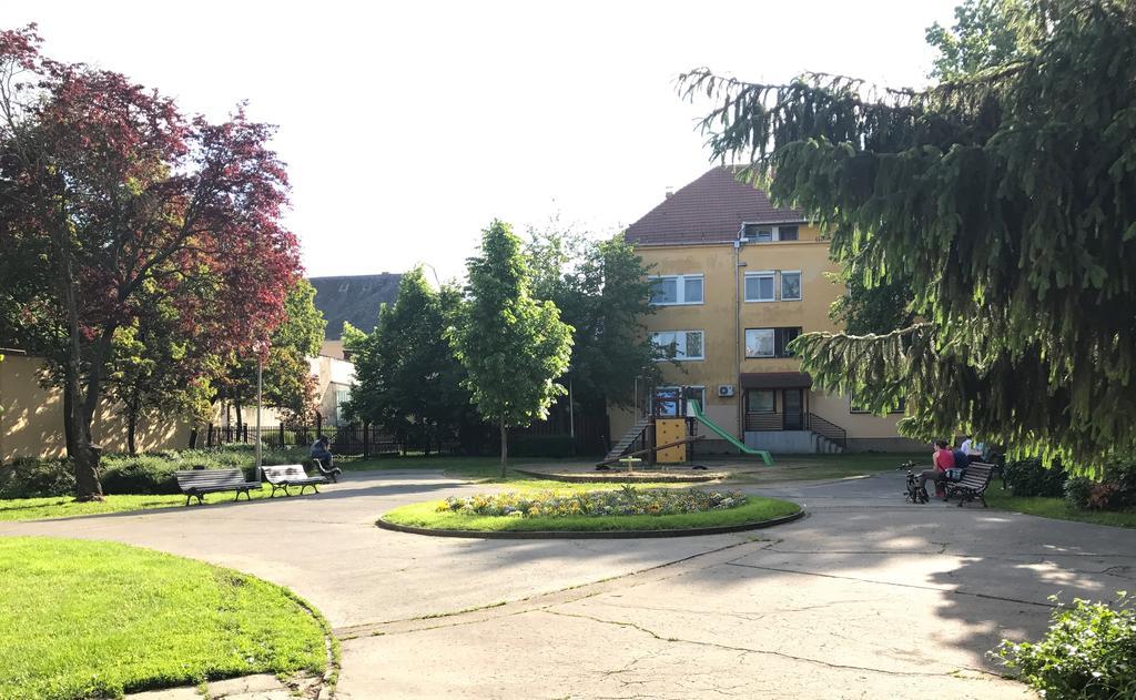 Melody Apartman Eger Exteriör bild